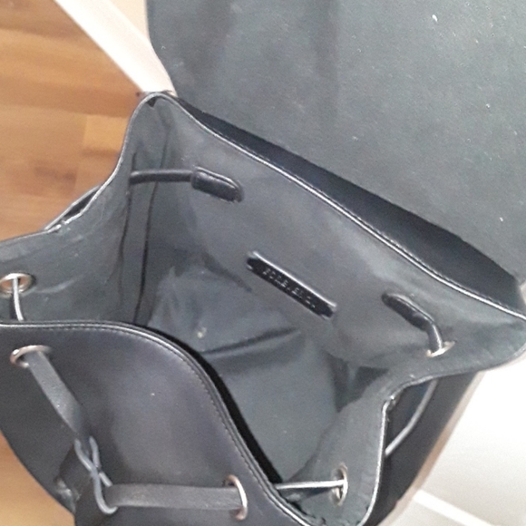 Small black Bucket bag | Brand: Forever 21 - Picture 4 of 4